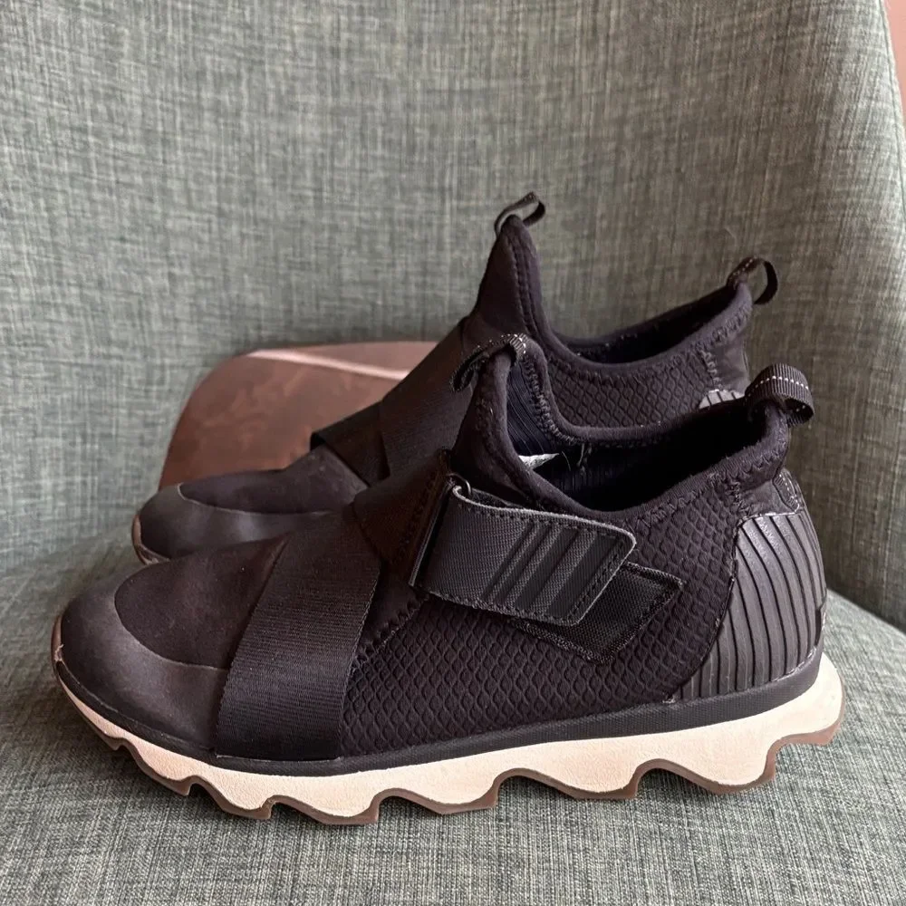 Sorel Womens Kinetic black sneaker shoe slip on comfortable size 8.5 GUC walking